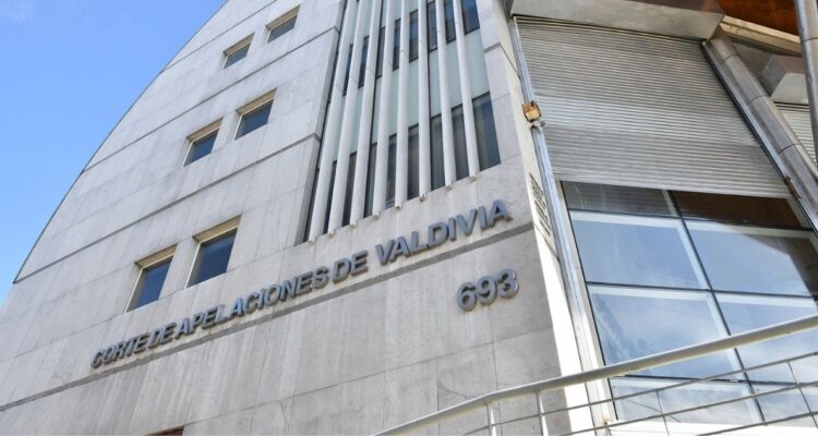 Acogen querella contra exministra y exseremis de Salud de Los Ríos por presuntas torturas psicológicas