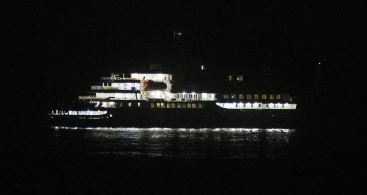 Unas 1.700 personas permanecen confinadas este miércoles a bordo de un crucero en Burdeos