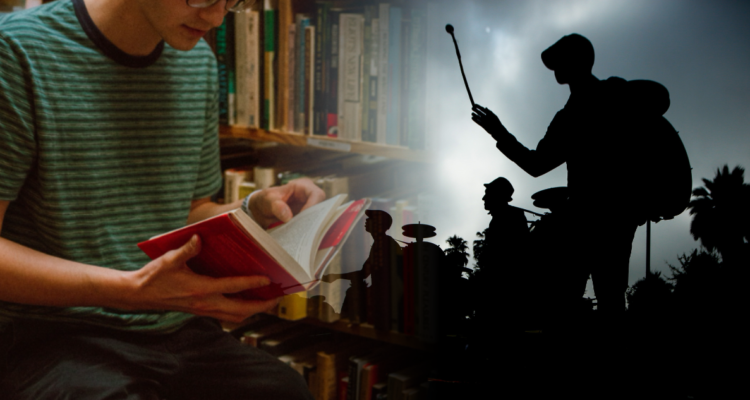 Chinchineros y un joven leyendo en una biblioteca.