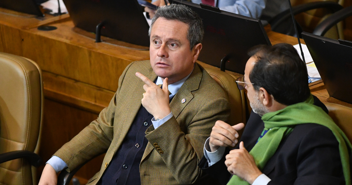 DC acusa que Gobierno pasó la aplanadora y anuncia rechazo en bloque a Reconstrucción: “Nos cansamos”