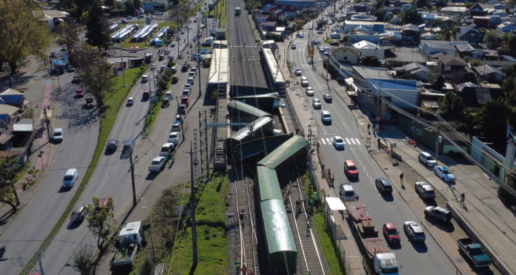 Tras descarrilamiento de tren en Chiguayante: Expresidente de EFE llama a empresas a modernizar equipo
