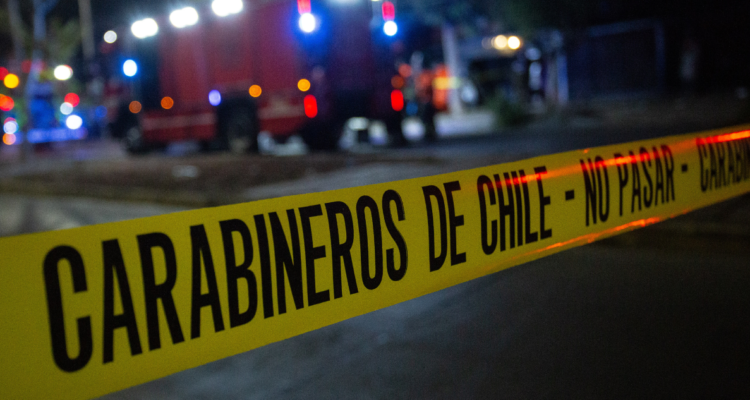 Detienen a adolescente que a bordo de taxi provocó colisión que dejó 6 autos impactados en San Antonio
