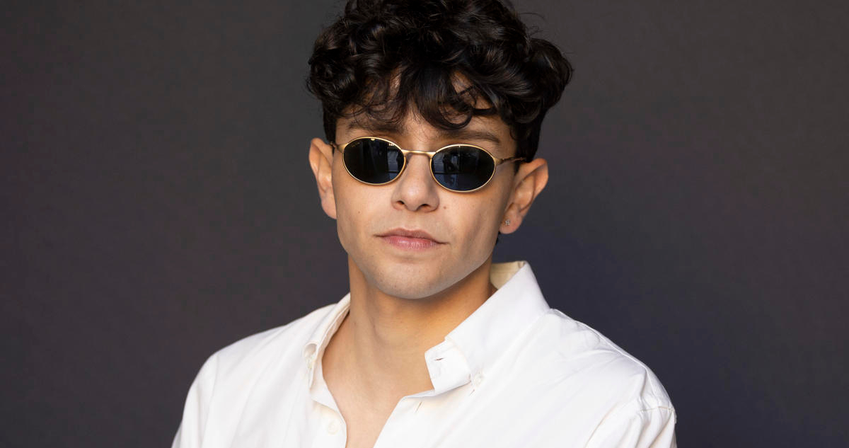 Diego Céspedes, cineasta chileno, se prepara para ser jurado en el prestigioso Festival de Cannes tras el éxito de su película en la última edición. Conoce más sobre su trayectoria en el mundo del cine.