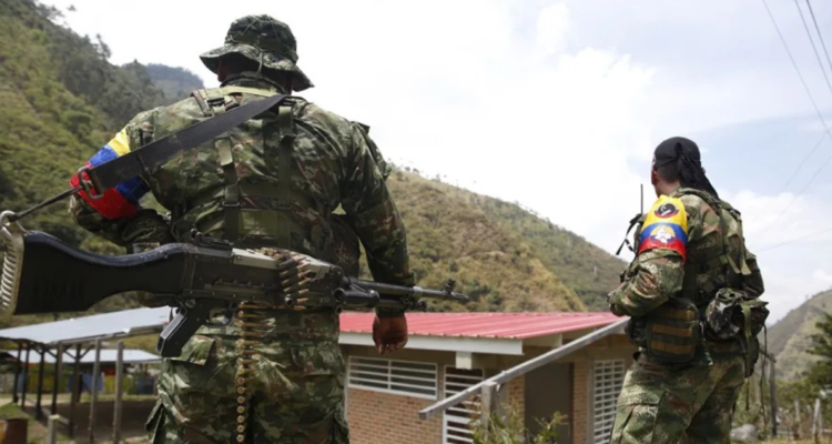 Combates entre grupos de disidencias de las FARC dejan 48 muertos en Colombia a días de las votaciones