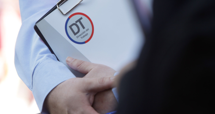 DT cursa 60 multas y suspende a 88 trabajadores por feriado del 1 de mayo