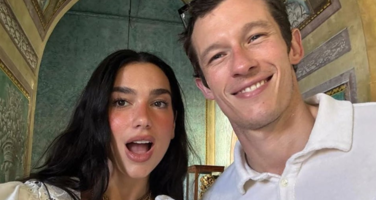Dua Lipa y Callum Turner.