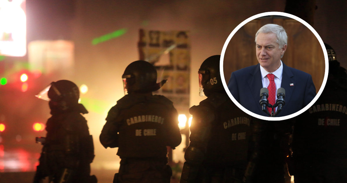 Carabineros durante el estallido social. Foto del presidente Kast.