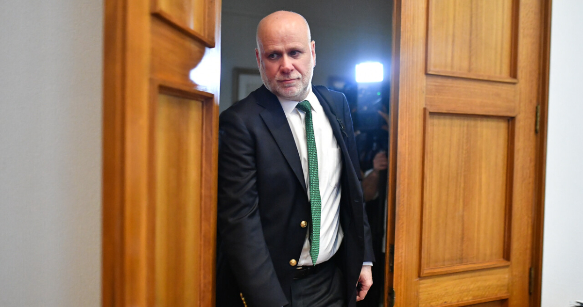 Elizalde descarta asumir rol protagónico en la oposición y en el PS critican falta de “caras nuevas”