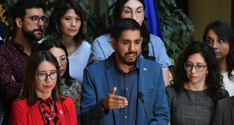 FA impulsa ley para que ministro de Hacienda rinda cuentas mensuales por modificaciones al presupuesto