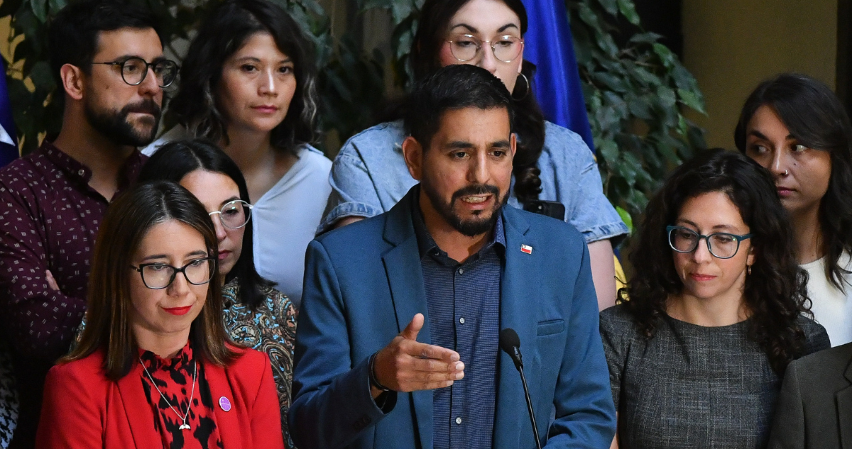 FA impulsa ley para que ministro de Hacienda rinda cuentas mensuales por modificaciones al presupuesto