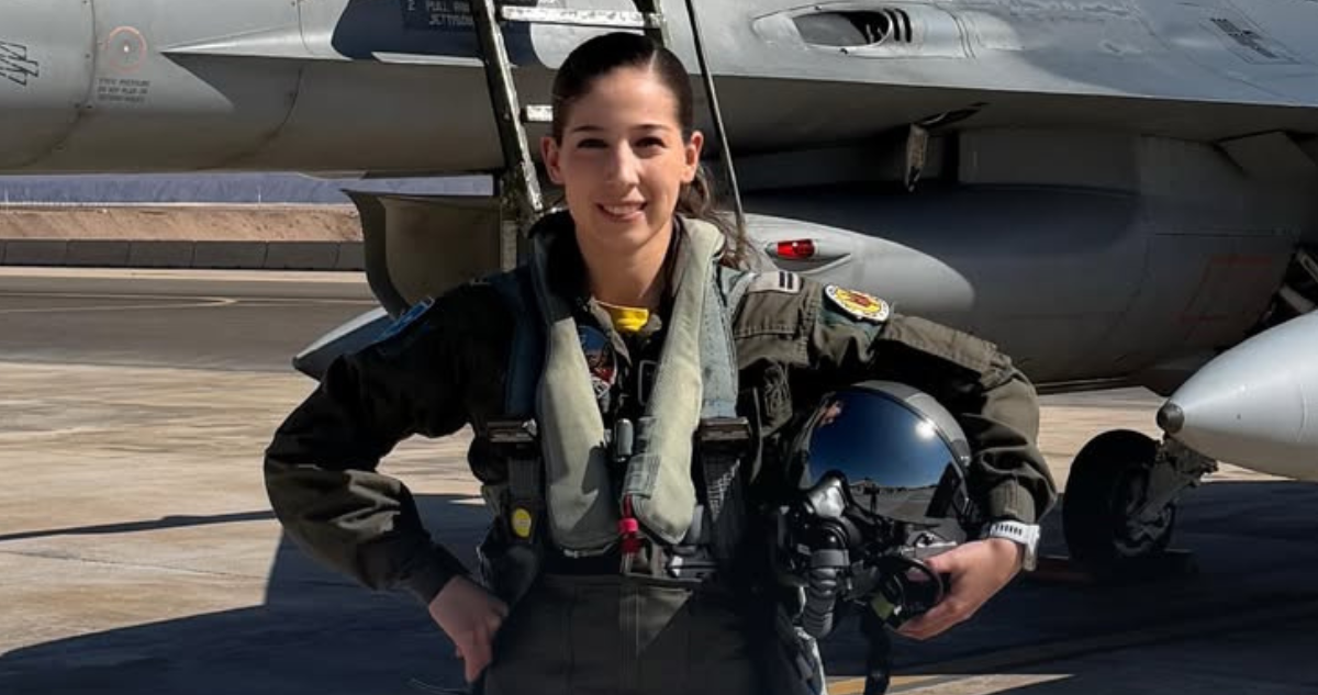FACh gradúa a la primera mujer piloto de un caza F-16 en el país: “Primera, pero no la última…”