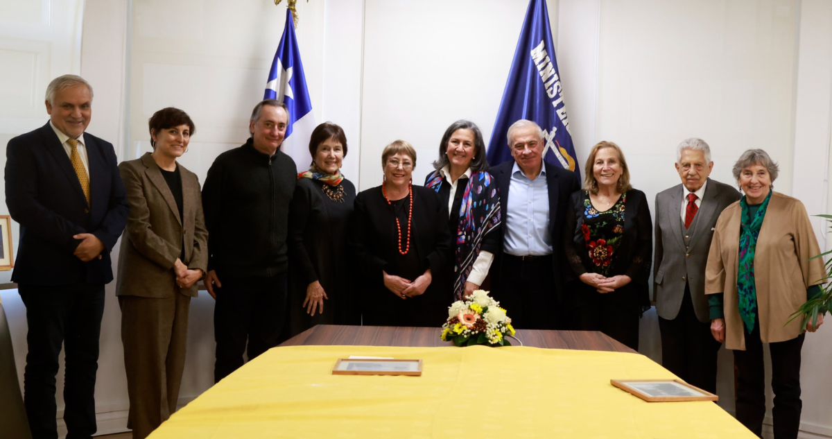 Michelle Bachelet reaparece en encuentro de exministros de Salud encabezado por ministra May Chomalí