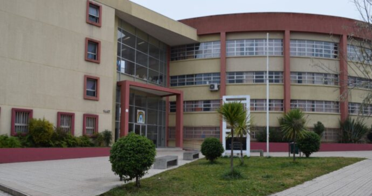 Detienen a 5 estudiantes tras violenta pelea en Liceo Insuco de Talca: un inspector terminó lesionado