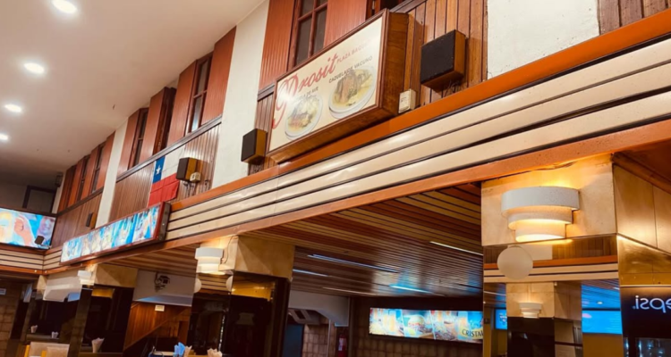 Fuente de soda de Plaza Baquedano baja su cortina y se despide tras casi 40 años de trayectoria