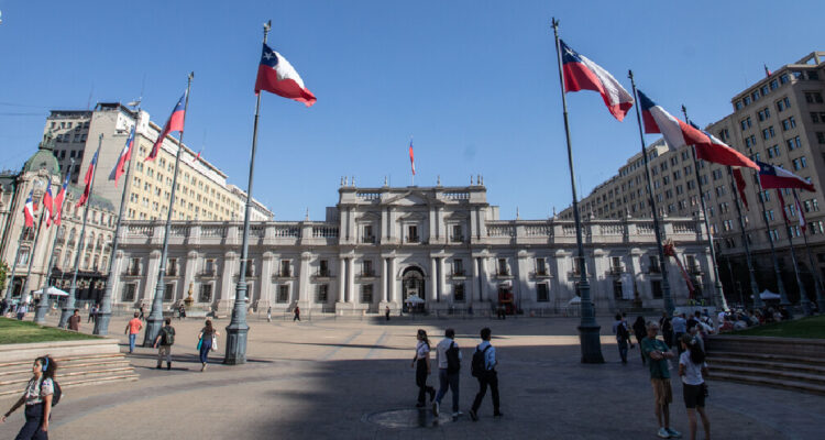 Gobierno revela baches de la era Boric tras auditoría total: Riesgo fiscal superaría US$9.200 millones