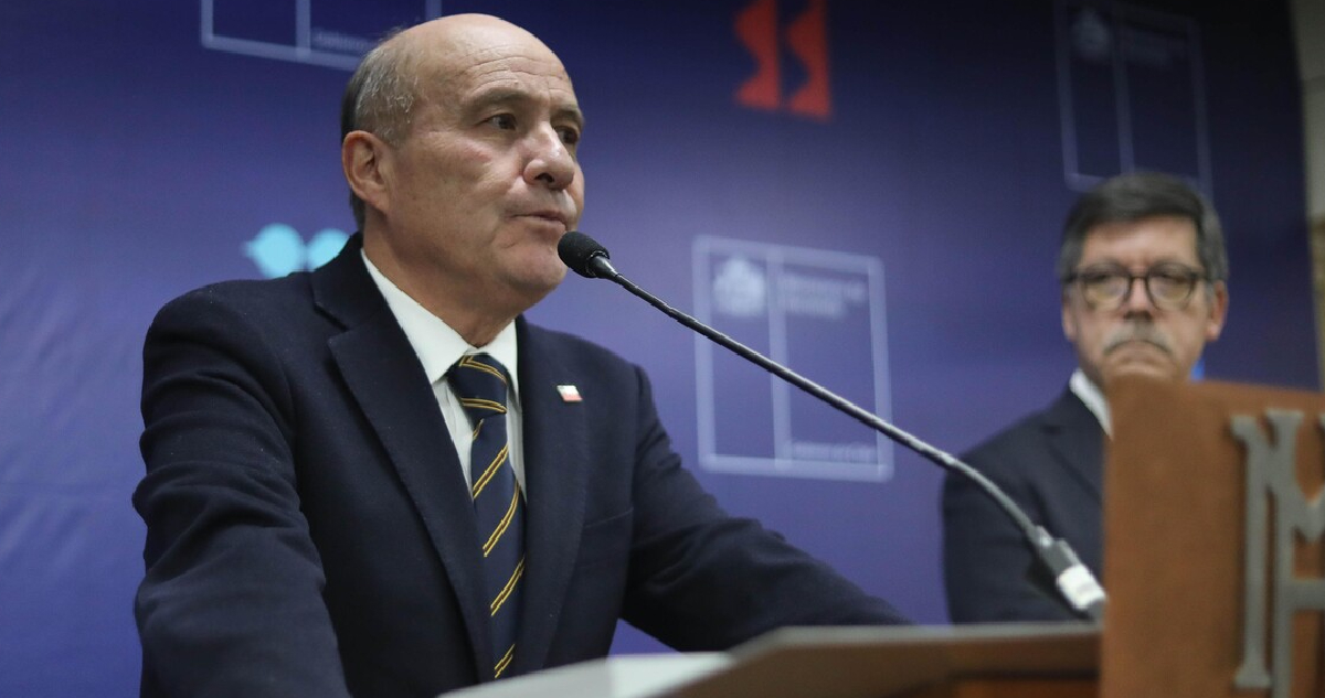 Hacienda advierte error de US$10 mil millones en proyección de deuda hecha por el gobierno de Boric