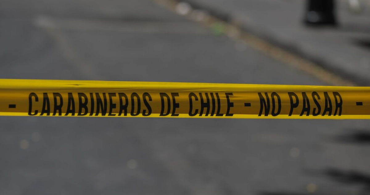 Hallan un cadáver en la vía pública en Peñalolén