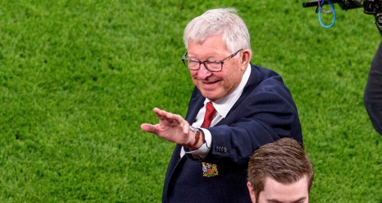 Sir Alex Ferguson fue hospitalizado antes del derby entre Manchester United y Liverpool.
