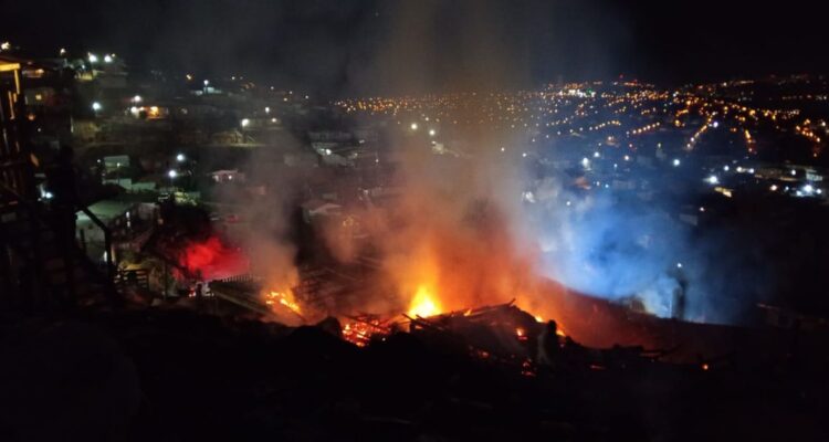 https://media.biobiochile.cl/wp-content/uploads/2026/05/incendio-750x400.jpg