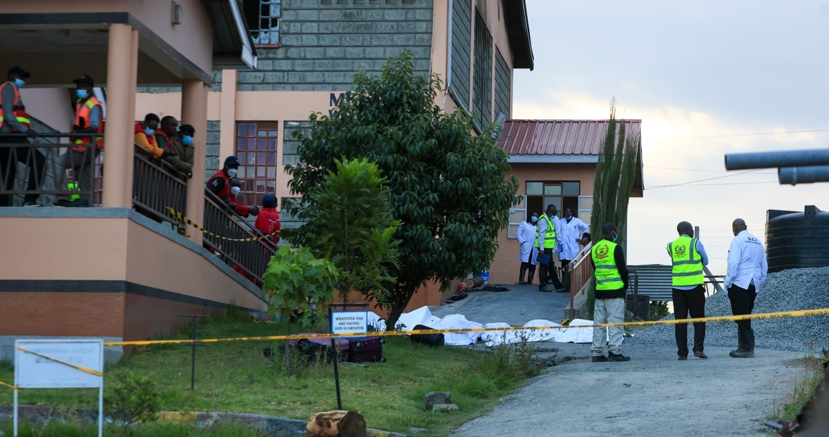 Detienen a ocho estudiantes por incendio en colegio que dejó 16 niñas muertas en Kenia