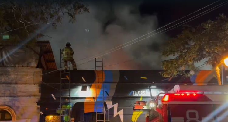 Contienen incendio en resto bar de Recoleta: estaba en funcionamiento cuando se desató el siniestro