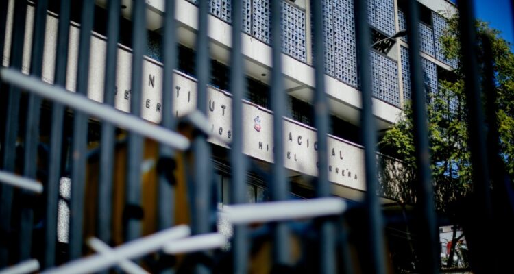 Rectora de IN defiende prestigio pese a episodios de encapuchados y molotov: “Son grupos minoritarios”