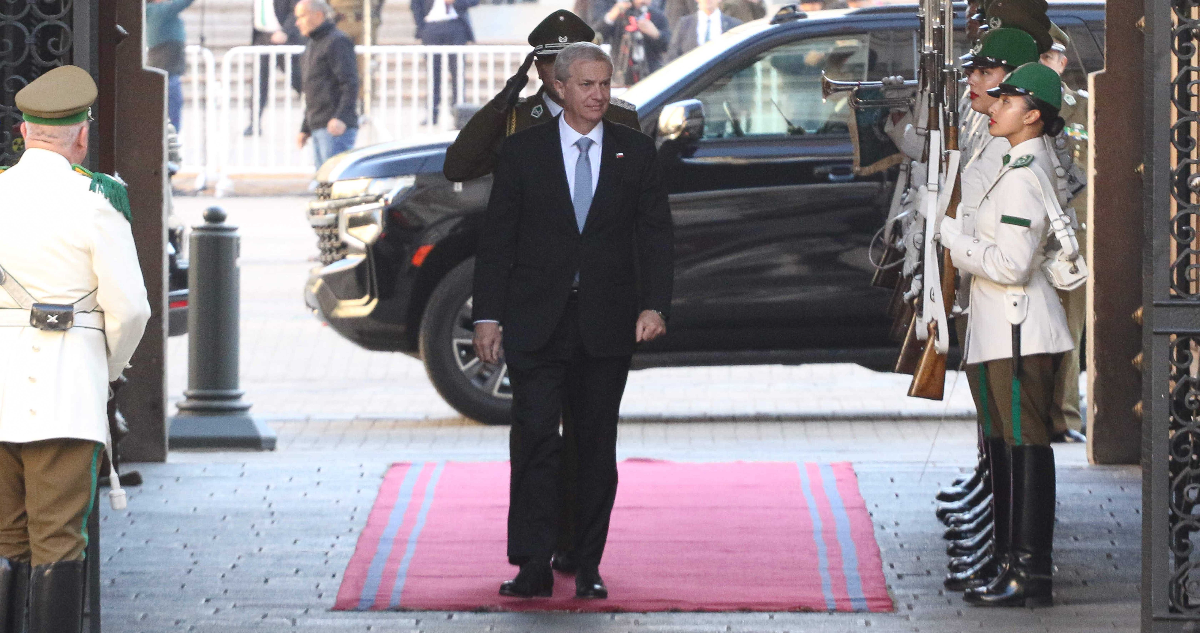 Kast recibe su primer sueldo como Presidente de Chile y decide donar porcentaje a tres causas sociales