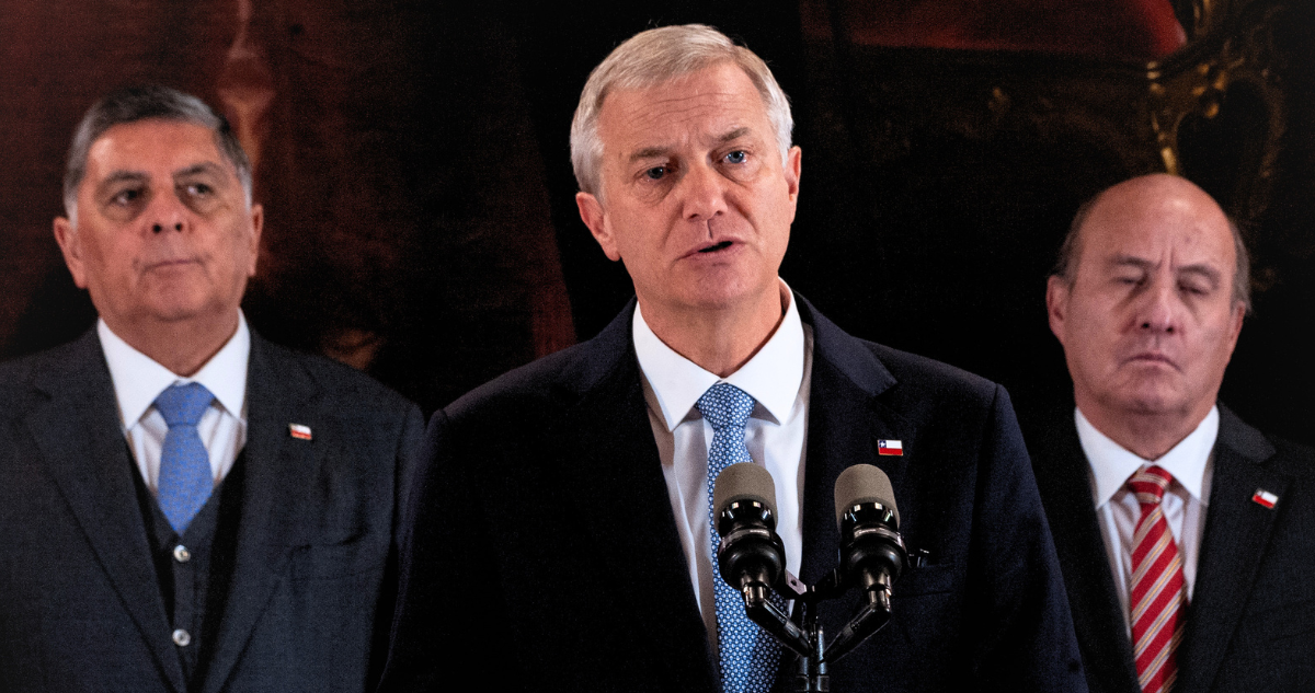 Kast reconoce que perdería popularidad por alza de bencinas porque es es responsabilidad política