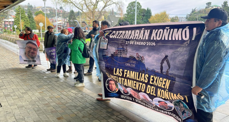 Gobernación Marítima confirma que próxima semana debería partir reflotamiento de Koñomi I en Reloncaví