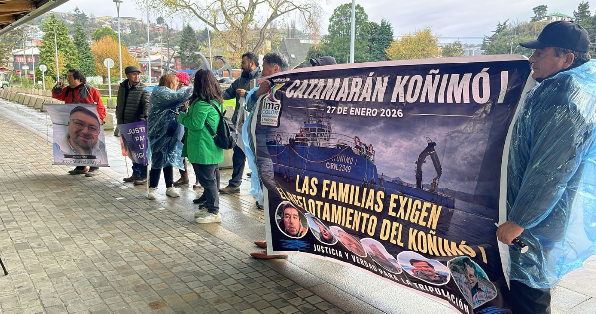 Gobernación Marítima confirma que próxima semana debería partir reflotamiento de Koñomi I en Reloncaví
