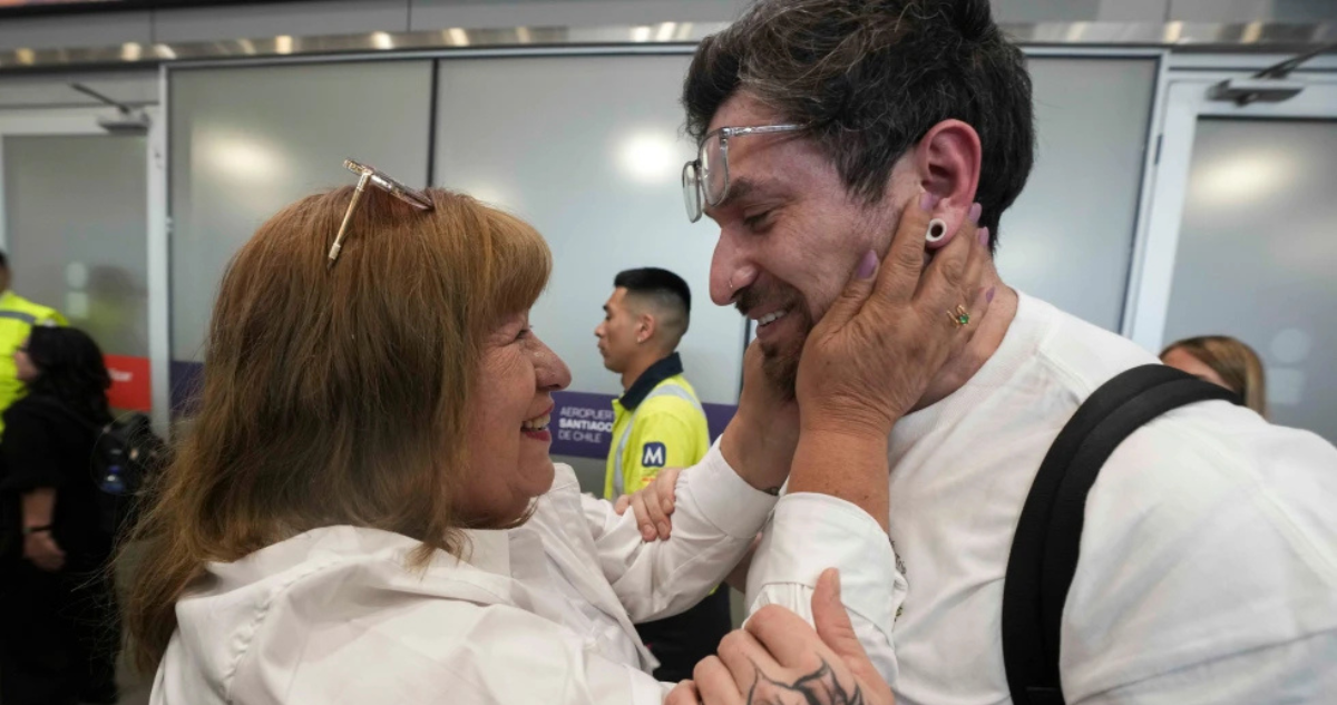 Kyle Adler y su madre chilena