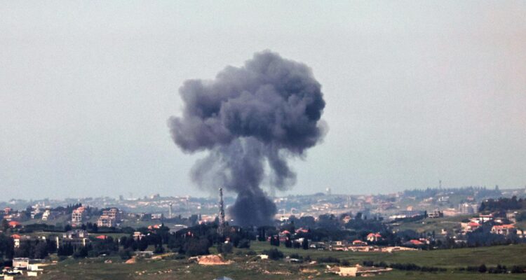 Israel ordena evacuar un pueblo del sureste del Líbano ante nuevo ataque contra Hezbolá
