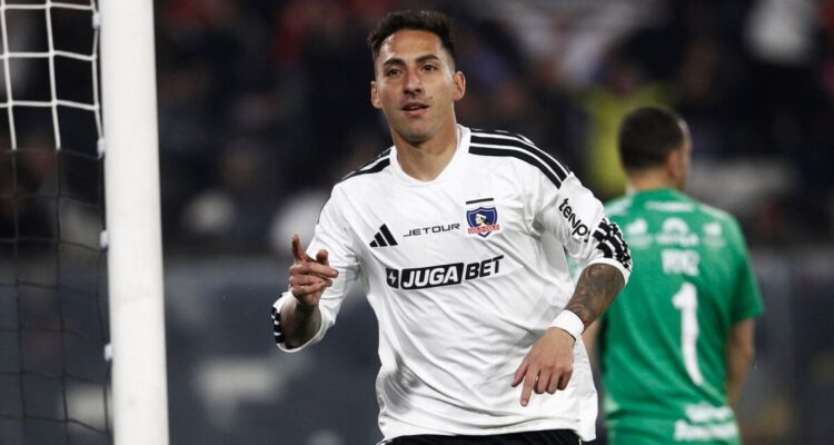 Colo Colo aplastó a Ñublense por la Liga de Primera.