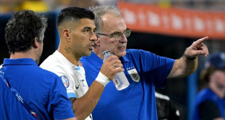 Luis Suárez y Marcelo Bielsa foto de contexto