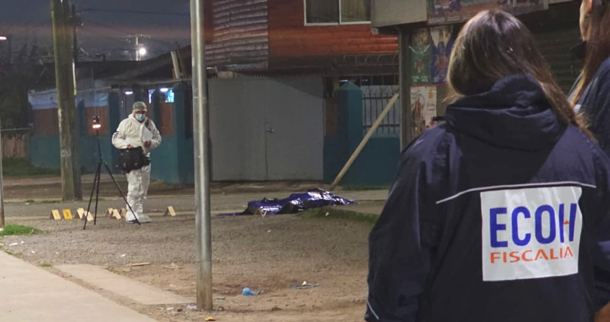 Matan a hombre en vía pública con múltiples disparos en Pedro Aguirre Cerda y esquirla hiere a mujer