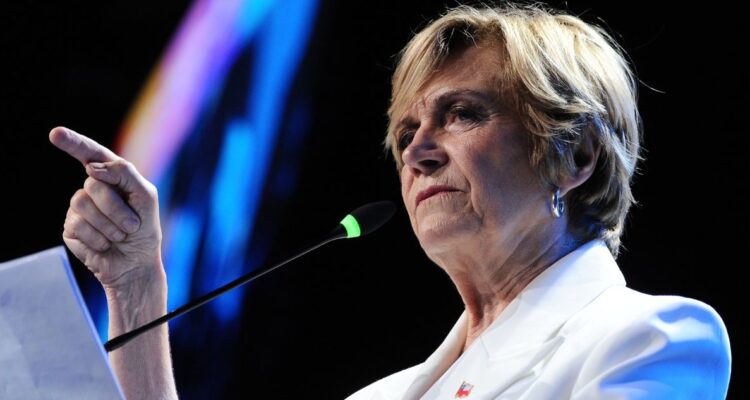 Matthei cuestiona idea del gobierno de eliminar contribuciones a adultos mayores: "Un contrasentido"