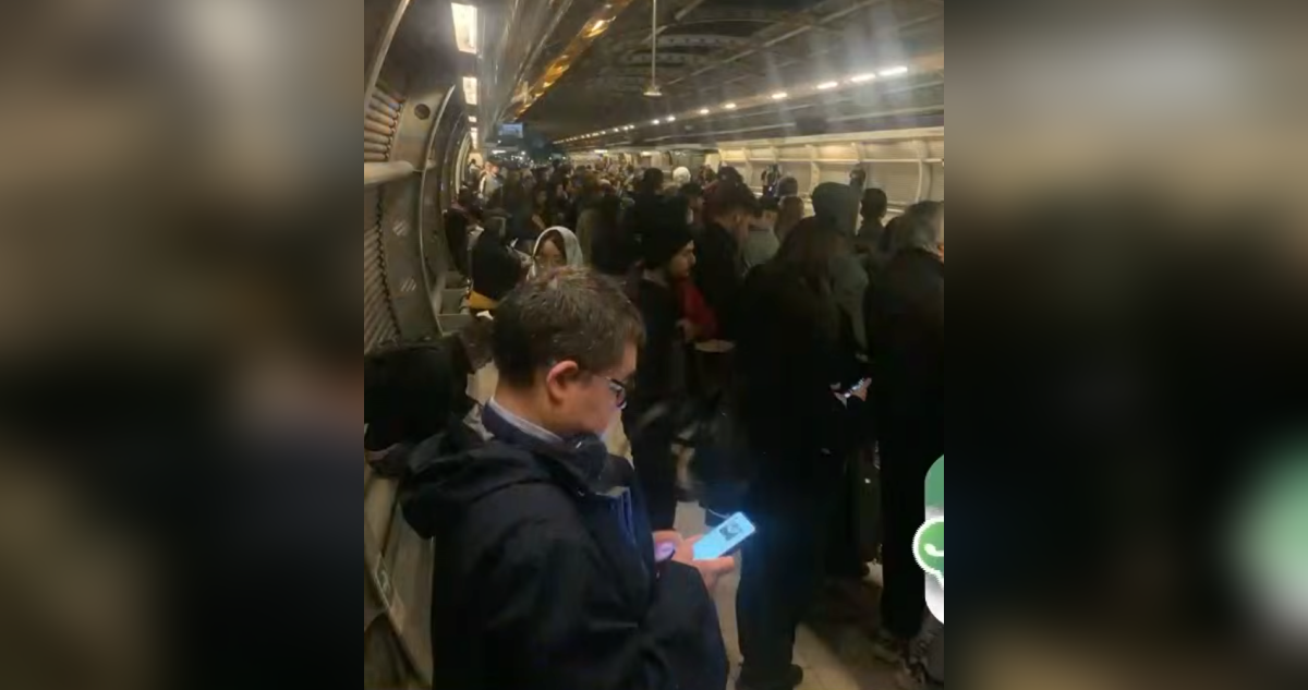 Metro con problemas matinales: hubo retraso en la frecuencia de trenes de Línea 4