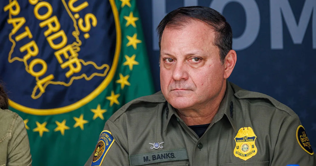 Renuncia de Michael Banks