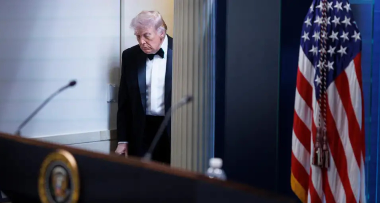 1 de cada 4 estadounidenses cree que último intento de asesinato a Trump fue un montaje, según YouGov