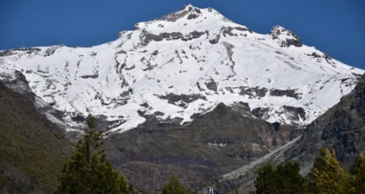 Maule: detectan sismos en Nevado de Longaví tras fracturamiento de roca