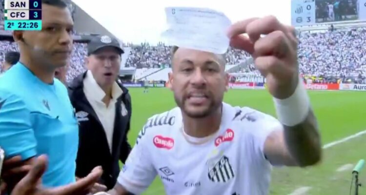 Neymar fue cambiado por error de árbitro y estalló contra jueces en Brasil.