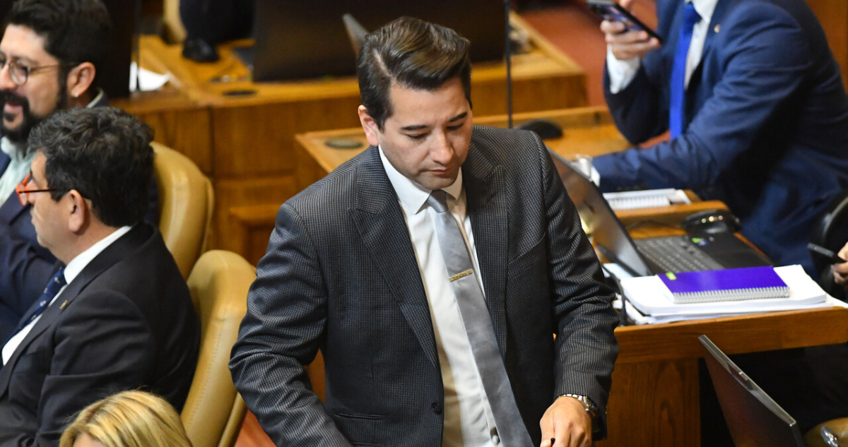 Olivares marca distancia con Parisi: “Nadie tiene poder para decirme cómo votar”