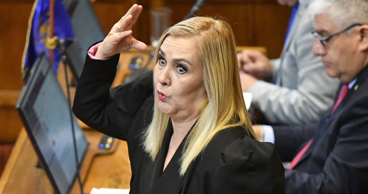 Pamela Jiles acusa “mentiras y engaños” del Gobierno luego que PDG rompiera acuerdo por Reconstrucción