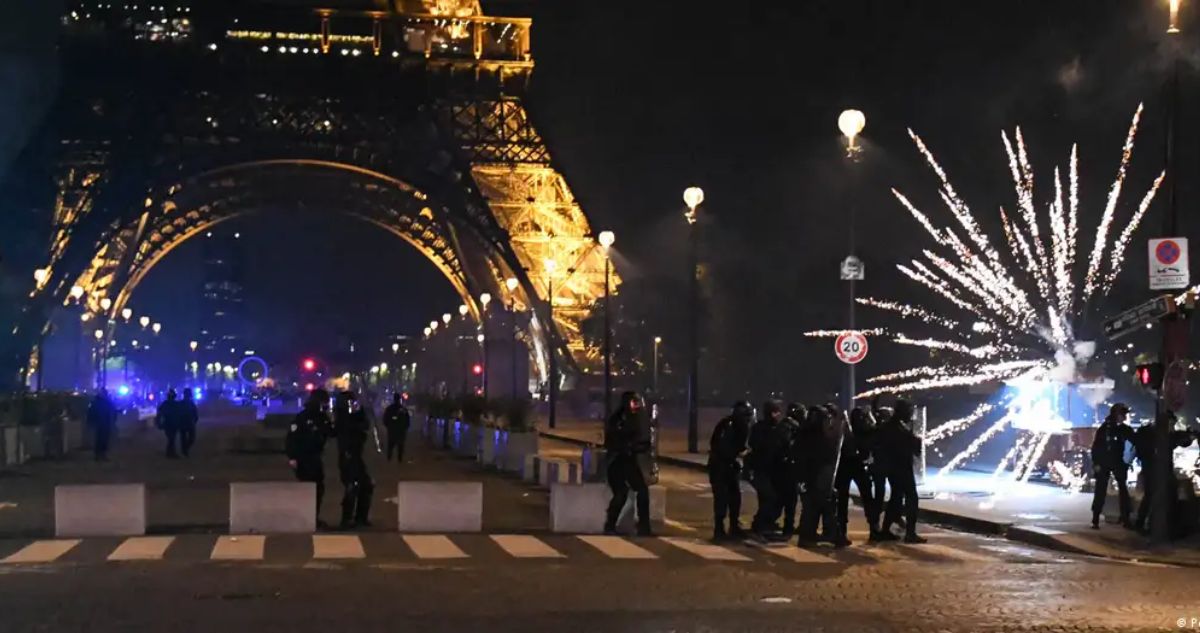 Policías heridos e intentos de saqueos: desmanes en París tras paso del PSG a final de Champions