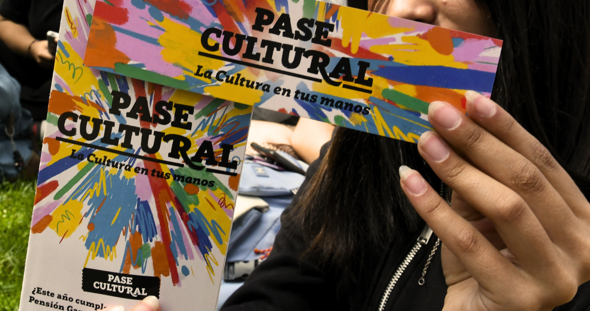 ¿Tu hijo cumple 18 o 19 este 2026? Así puede acceder a los $50 mil del Pase Cultural