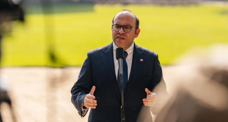“Pelota al piso”: Pavez dice que habrá espacio para dialogar y negociar por megarreforma en el Senado