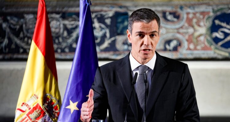 Pedro Sánchez admite gravedad de investigación a su partido por sobornos y garantiza colaboración