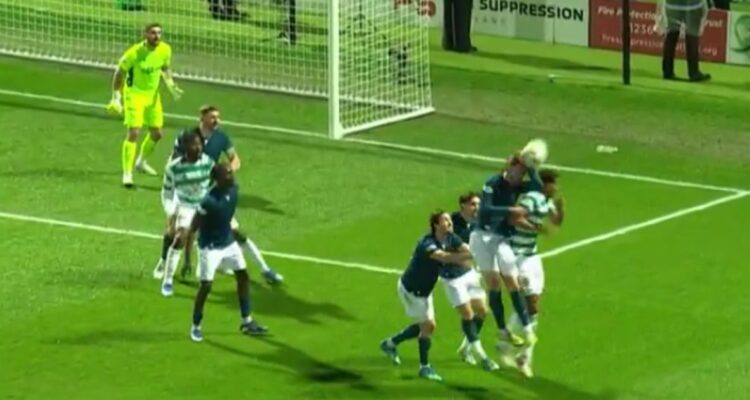 penal Celtic Motherwell en Escocia.jpg