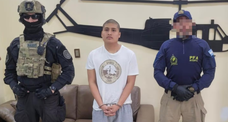 Perú extradita a Argentina a ’Pequeño J’, narco acusado de triple femicidio transmitido en Instagram
