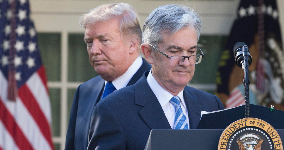 Powell deja la presidencia de la Fed tras ocho años que terminan marcados por el acoso de Donald Trump